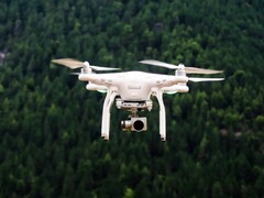 Un consorcio chino prueba con éxito el primer avión no tripulado VTOL de clase tonelada propulsado por hidrógeno líquido (Fuente de la imagen: Jason Mavrommatis)