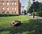 El robot cortacésped Husqvarna Automower 520 EPOS ya está disponible en Europa. (Fuente de la imagen: Husqvarna)