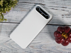 El Slim 5G es un teléfono barato decente