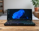 El concepto Kickstarter de Keebmon combina un PC Ryzen AI 9 HX 370, una pantalla táctil ultra ancha de 13 pulgadas y un teclado mecánico intercambiable en caliente en un único dispositivo plegable