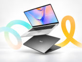 Portátiles Asus Vivobook S14 y S16 mostrados desde diferentes ángulos