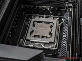 Al menos una CPU AMD Zen 5 X3D podría lanzarse en las próximas semanas (fuente de la imagen: Notebookcheck)