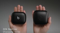 Los Powerbeats Pro 2 tienen ahora una carcasa más pequeña que la de su predecesor. (Fuente de la imagen: Beats by Dre)