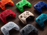 Las ediciones Funtastic del mando Bluetooth 8BitDo 64 incluyen siete colores translúcidos. (Fuente de la imagen: 8BitDo)