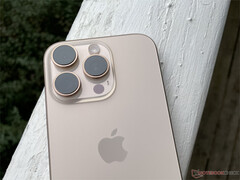 El iPhone 16 Pro puede ser la última salida para el actual lenguaje de diseño de Apple. (Fuente de la imagen: Notebookcheck)