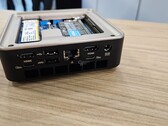 Sapphire ha mostrado un nuevo mini PC potenciado por AMD (fuente de la imagen: Computerbase)