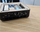 Sapphire ha mostrado un nuevo mini PC potenciado por AMD (fuente de la imagen: Computerbase)