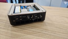 Sapphire ha mostrado un nuevo mini PC potenciado por AMD (fuente de la imagen: Computerbase)