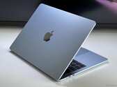 Rendimiento y eficiencia insanos sin ventiladores - Apple MacBook Air 13 M5 Entry Review