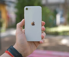 No se espera que el próximo iPhone SE se parezca en nada al actual modelo de 3ª generación. (Fuente de la imagen: Onur Binay - Unsplash)