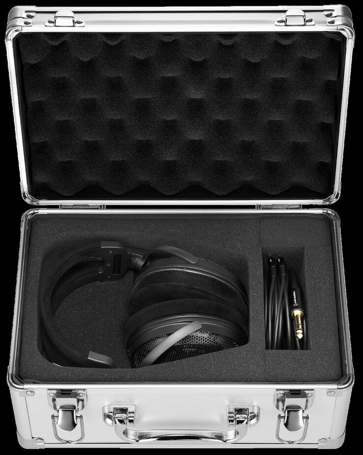 El ATH-ADX3000 viene con un cable de audio desmontable A2DC de 3 metros (9,8 pies) con un conector de 6,5 mm (1/4"). (Fuente de la imagen: Audio-Technica)