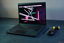 en revisión: Lenovo ThinkPad P14s Gen 4 Intel, dispositivo de revisión suministrado por