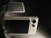 El A10 contará con un SoC Snapdragon de gama básica. En la imagen: una fotografía promocional en la que se muestra la pantalla magnética acoplada al teléfono.