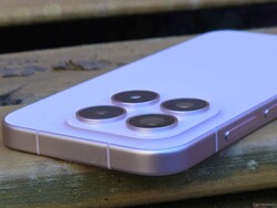 El 17 de Xiaomi es uno de los mejores smartphones disponibles en la actualidad (Fuente de la imagen: Marcus Herbrich / Notebookcheck)