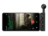 El Sony ECM-AX10 incluye cuatro micrófonos que permiten realizar grabaciones de audio espacial en smartphones.