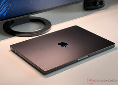 Es posible que el diseño actual del MacBook Pro siga con nosotros dos años más. (Fuente de la imagen: Notebookcheck)