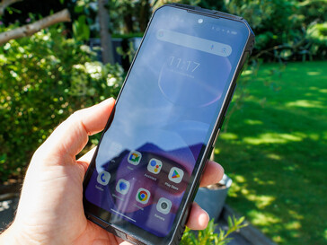 Doogee V Max Plus al aire libre