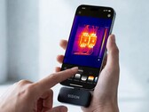 La última cámara termográfica de Rision utiliza la cámara del smartphone para mejorar la calidad de la imagen.