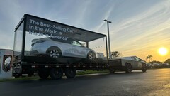 Cybertruck remolca un Modelo Y fabricado en EE.UU. (Fuente de la imagen: TeslaNewsWire/X)