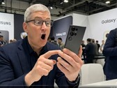 Un deepfake viral muestra a Tim Cook como fan del Samsung Galaxy S25 Ultra. (Fuente de la imagen: X, Noah Cat, @Cartidise, captura de pantalla).