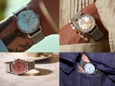 Relojes Timex x Todd Snyder Marlin Mesh con esferas plateadas, azul aguamarina y salmón con efecto rayos de sol, mostrados tanto en la muñeca como fuera de ella.