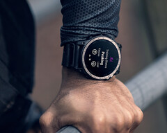 La última actualización estable de Garmin para la serie Fenix 7 trae consigo diecinueve mejoras con respecto a la versión 17.28 del software del sistema. (Fuente de la imagen: Garmin)