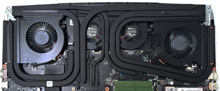 MSI Cooler Boost Titan emplea un sistema de refrigeración de cuatro ventiladores y siete tubos de calor