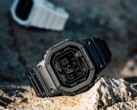 El Casio G-Shock GW-5000HS-1ER negro (frente), y el GW-5000HS-7ER blanco. (Fuente de la imagen: Casio)